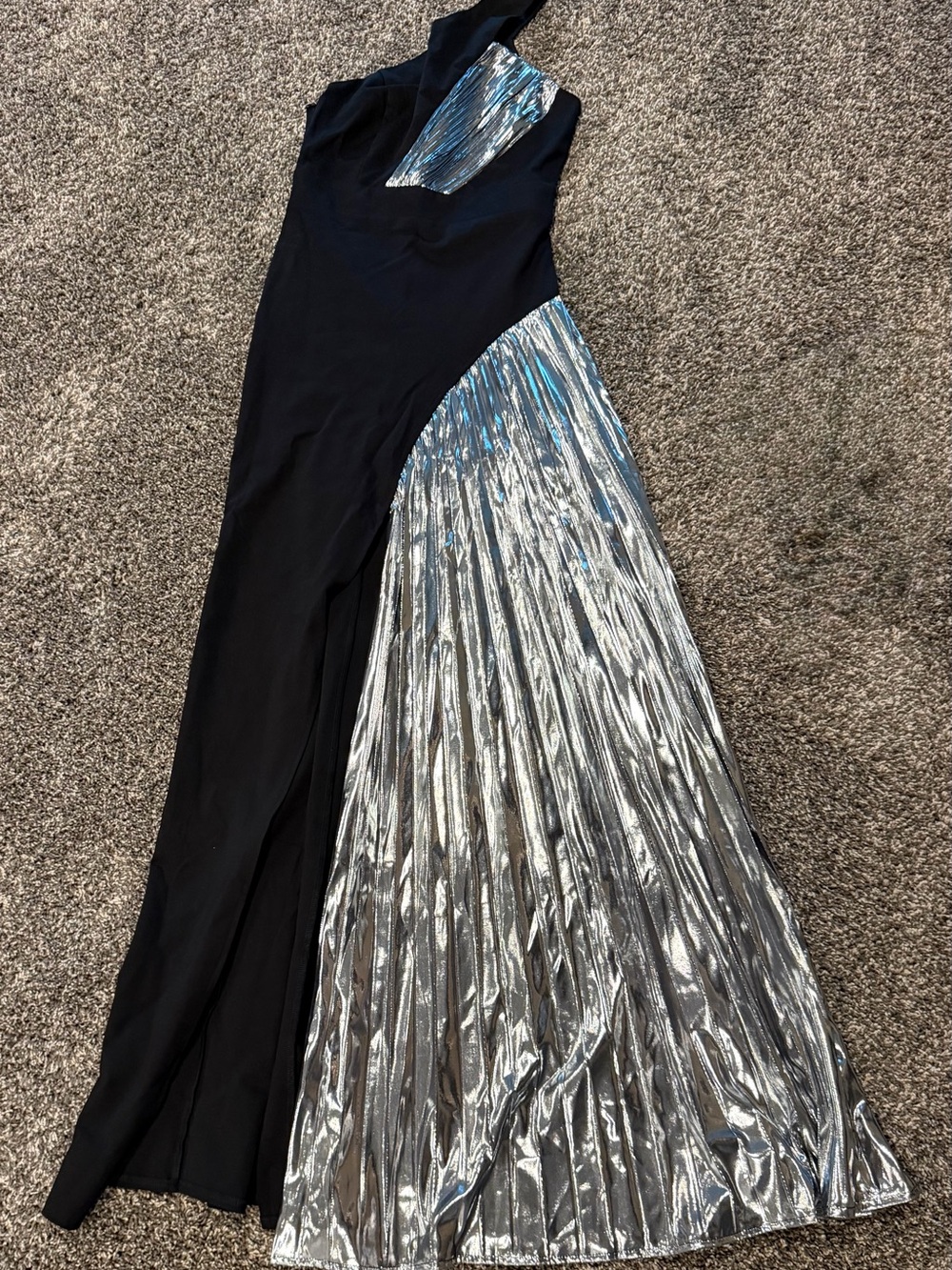 MOOYIUS Black Silver Metallic Pleated One Shoulder Maxi Gown S NWT